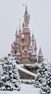 Pas cu pas în Disneyland Paris, sursa foto: Pinterest - revistamargot.ro